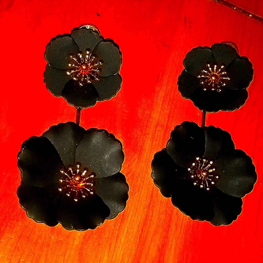 🖤🖤 2-piece flower earrings🦋